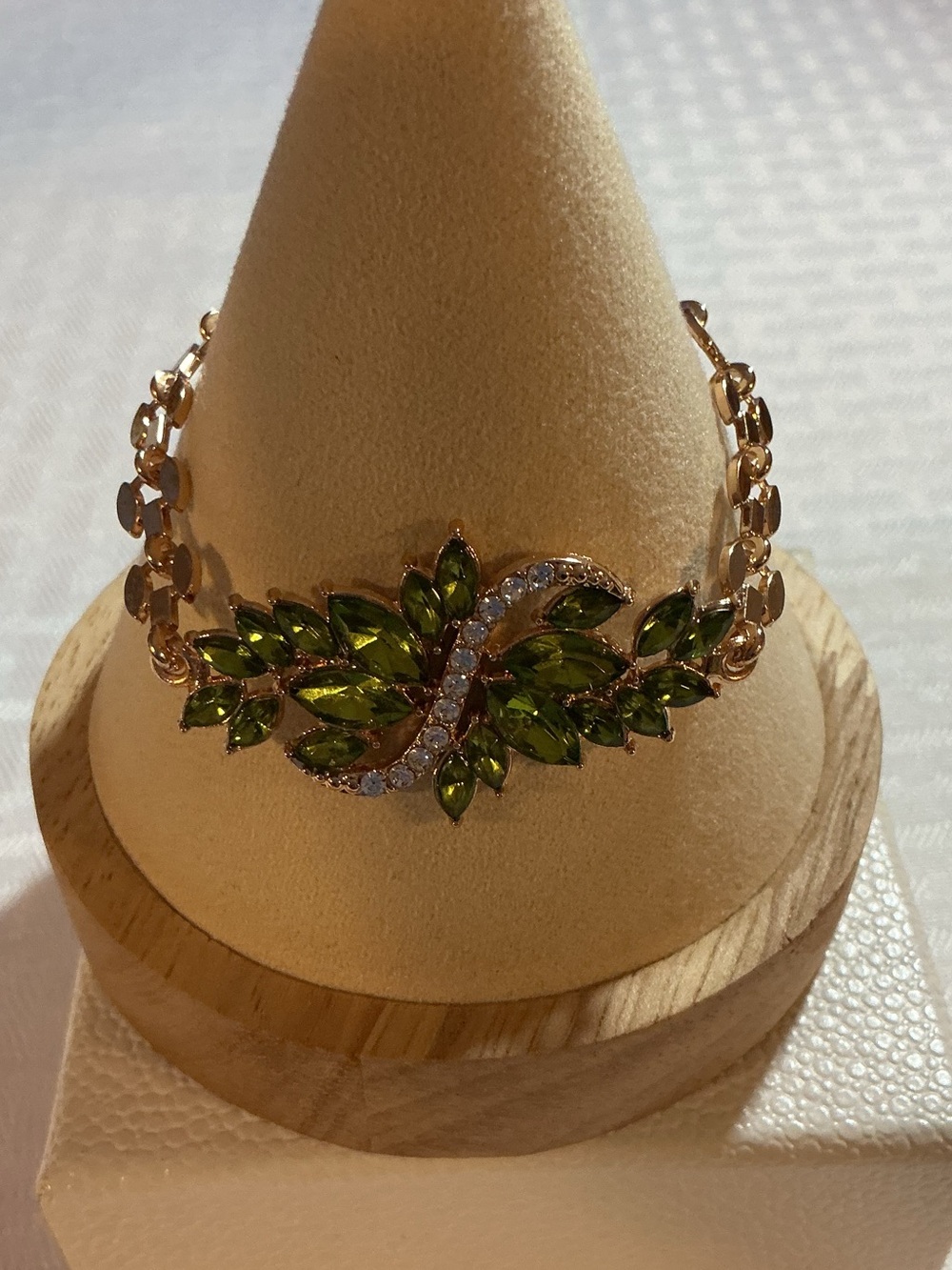 Genuine Peridot Marquise Cut Leaf Cluster Gold Tone Bracelet - Picture 2 of 5